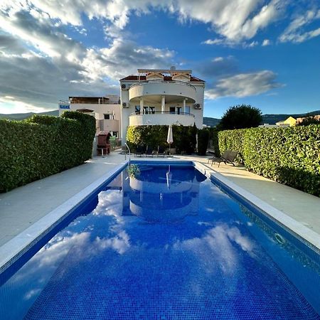 Apartments Villa Ohana Kastela Luaran gambar