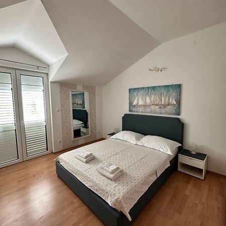 Apartments Villa Ohana Kastela Luaran gambar