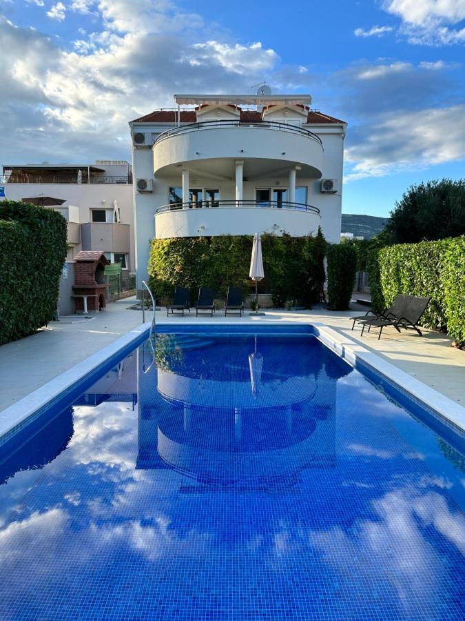 Apartments Villa Ohana Kastela Luaran gambar