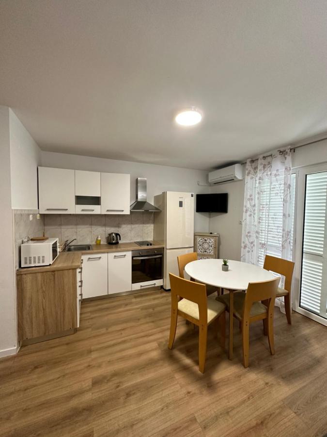 Apartments Villa Ohana Kastela Luaran gambar
